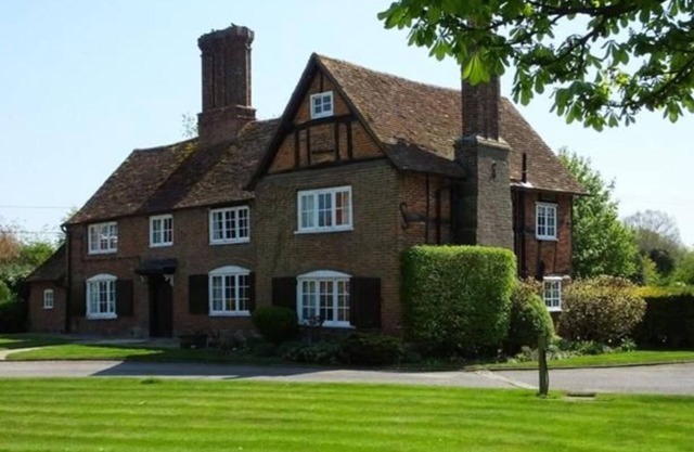 Loxley Farm, Sleeps 4 in Hertfordshire countryside