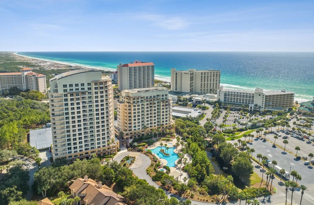 Luau Resort by Panhandle Getaways