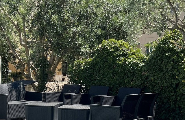 Luberon detached villa with private pool