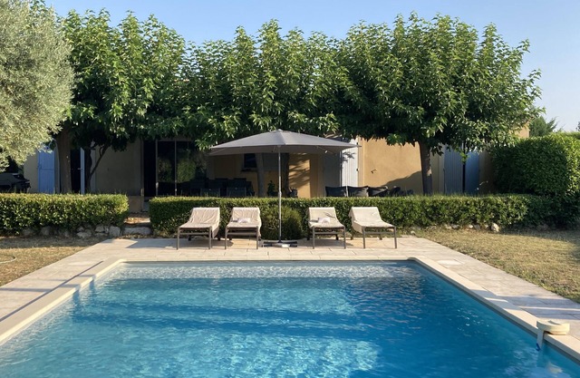 Luberon - Oppède, Villa Bécune, 3 bedrooms, private pool, open view