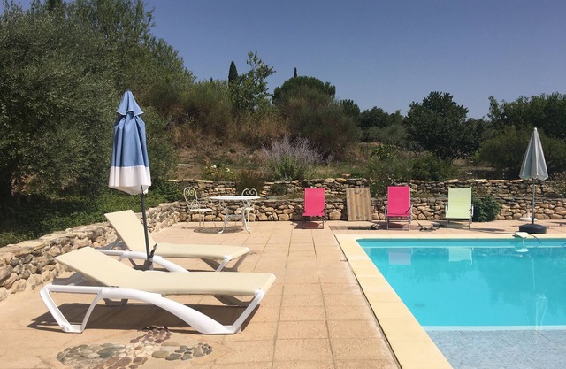 Luberon Park - House with private pool on plot of 10,000 m2 without screws