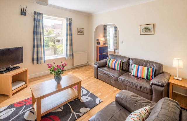 Luccombe Villa Holiday Apartments - Two Hoots apartment