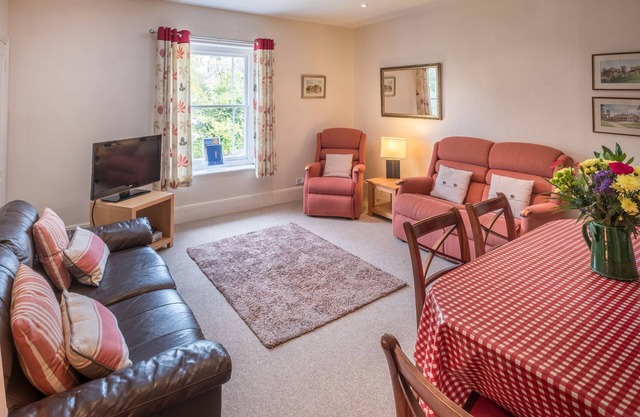 Luccombe Villa Holiday Apartments - The Pines apartment
