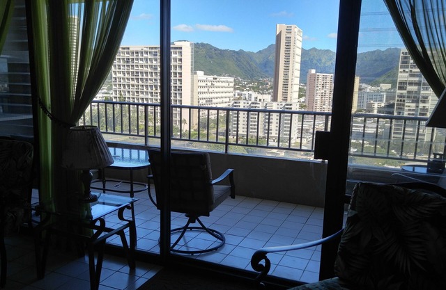 Lucky you! 2 Bedrooms, Large Lanai, Stunning Mountain Views, Pool, Parking, W/D