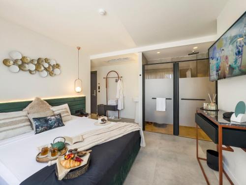Luff Living - Adult Only 12 Plus