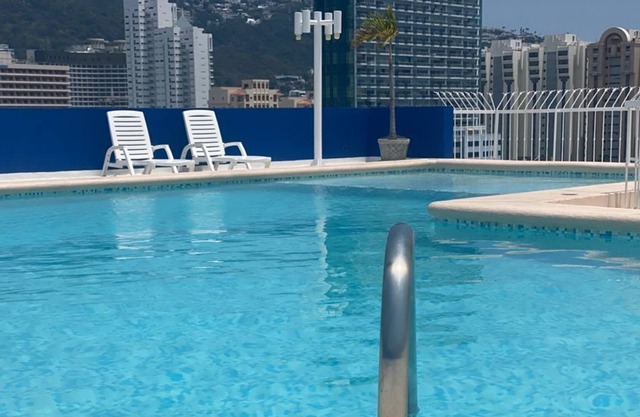 Lujo en Departamento a una Cuadra de la Costera y dos del mar