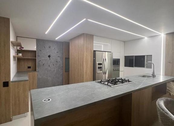 lujoso apartamento en el poblado