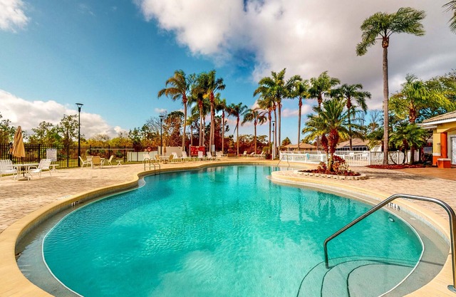 Lush Villa in Gated Lake Marion Resort - Pool