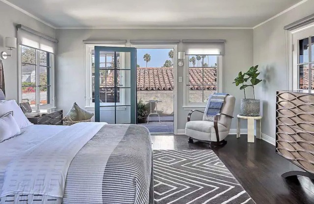 Lux 4BR Historic Spanish Villa in Hancock Park!