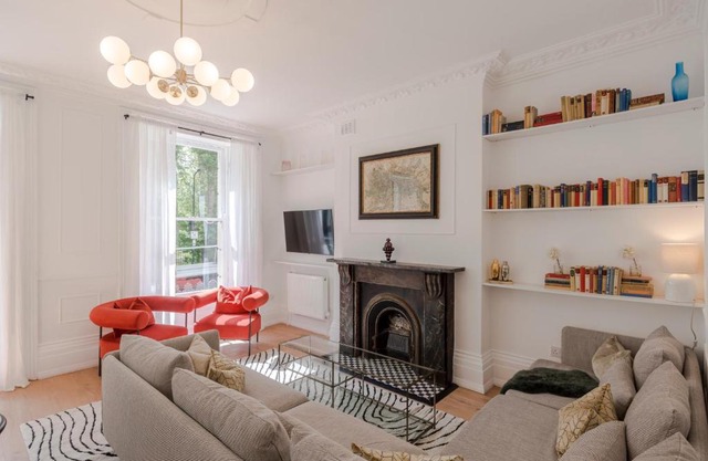 Lux and Spacious 4 bedroom apt Camden