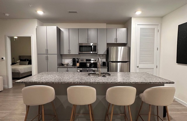 Lux Living, with Free Parking in City Central