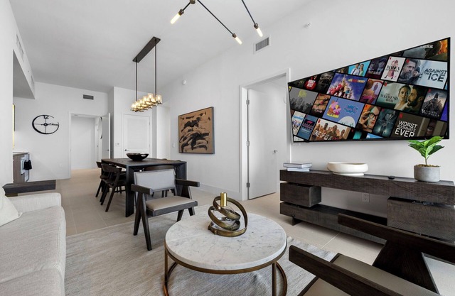 Lux Studio W City Views and Pool