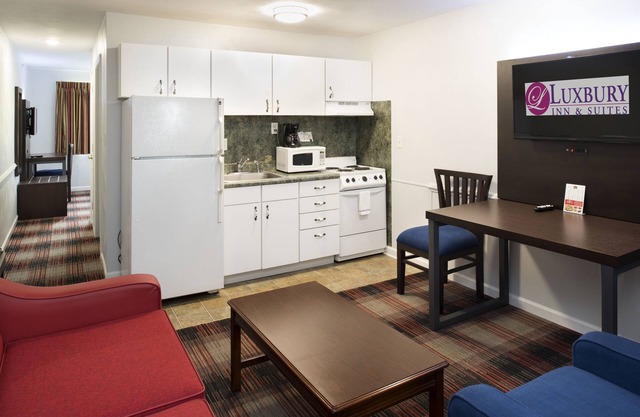 Luxbury Inn & Suites