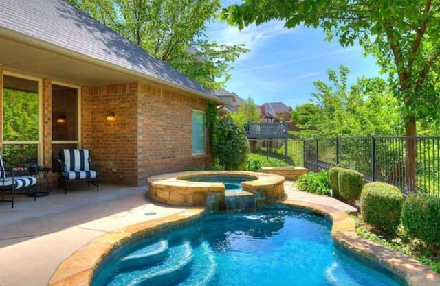Luxe 3B/2.5B w/ Hot Tub & Heated Pool