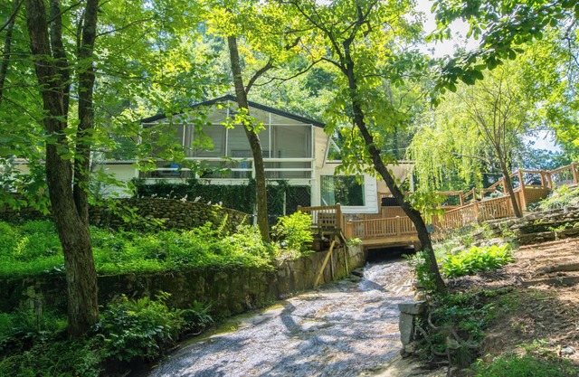 Luxe 3BR w/Private Waterfall | 15 min to Town
