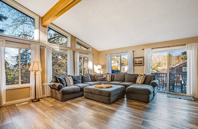 Luxe Home w/Private Hot Tub, Washer/Dryer & Free WiFi - Short Walk to Beach