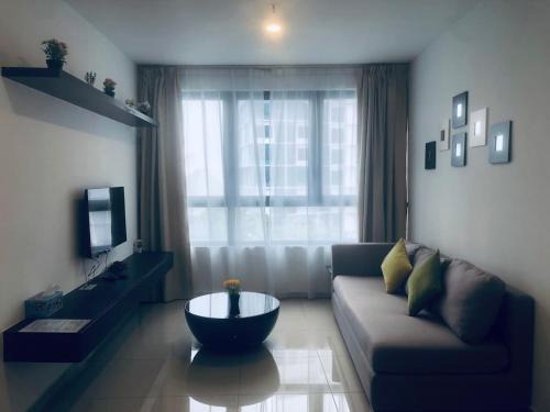 Luxe Homes at i-City - WiFi TV Box & 1 Carpark