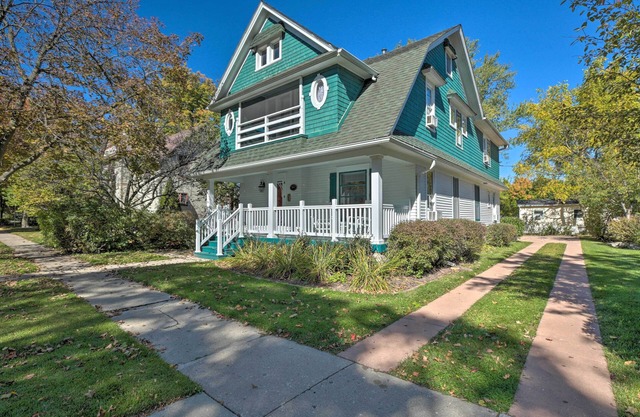 Luxe Lake Geneva Retreat in Downtown!