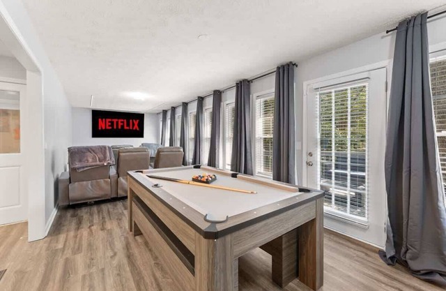 LUXE, Pool Table, Movie Room, Family Fun, King