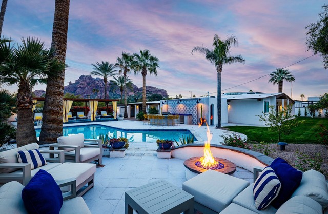 Luxe Private Retreat w/Pool & Camelback MTN Views near Biltmore, PV, Arcadia