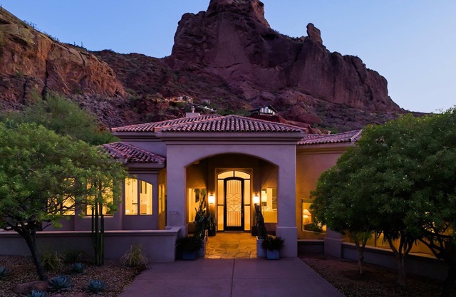LUXE - Red Rock - Pool & Spa - In Paradise Valley