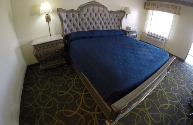 Luxe Romantic Suites