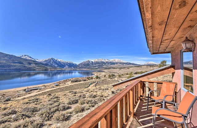 Luxe Twin Lakes House w/Mountain & Lake Views!