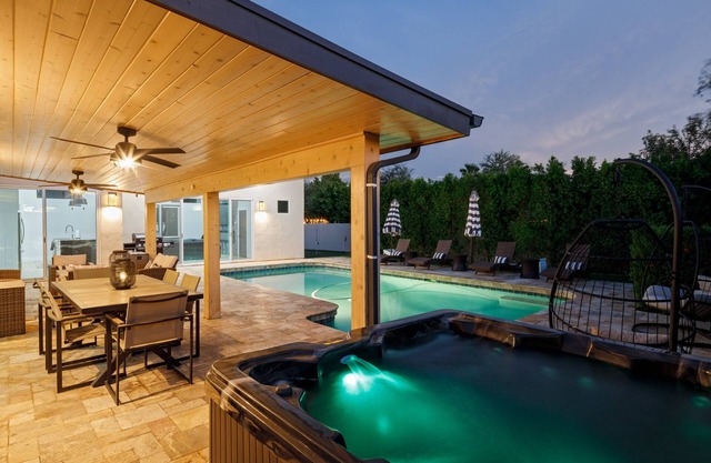 Luxe- Zephyr -pool - Putting Green - Tons of Games