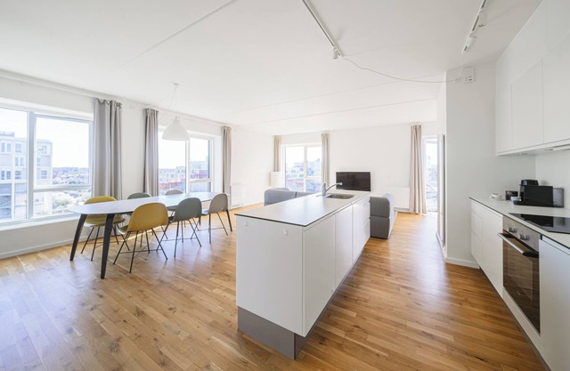 Luxurios 3-BR apartment with great views - 148