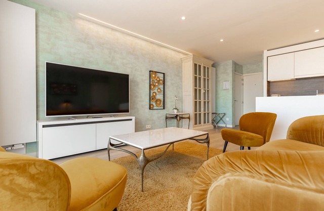 Luxurious 2-bedroom apartment on the sportiest park of the coast