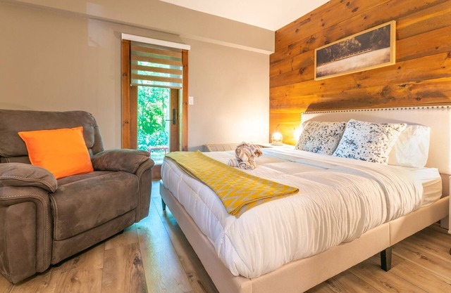 Luxurious 2-Suite Barn in Lambertville
