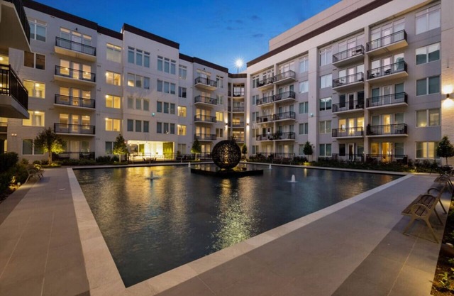 Luxurious 2bed/2bath Apartment in The Galleria