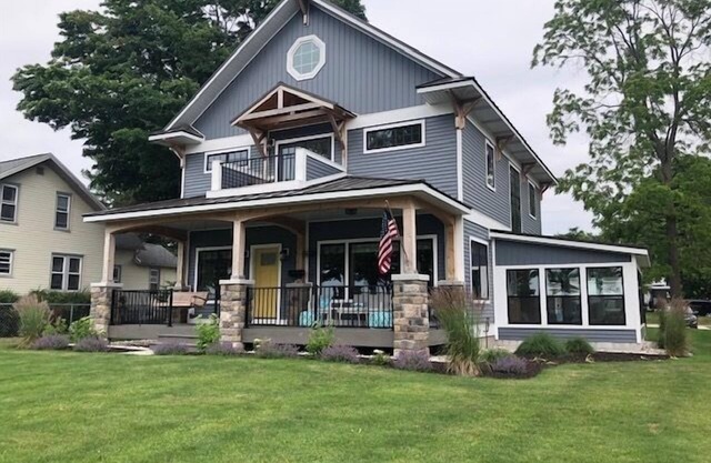 Luxurious 4 Bedroom, 3 Bath home, Steps from Stearns Park and Lake MI!