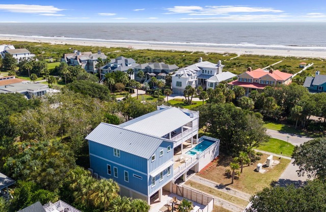 Luxurious 6 Bedroom House Across From Beach! Beach Views, Spa, Pool, Elevator!