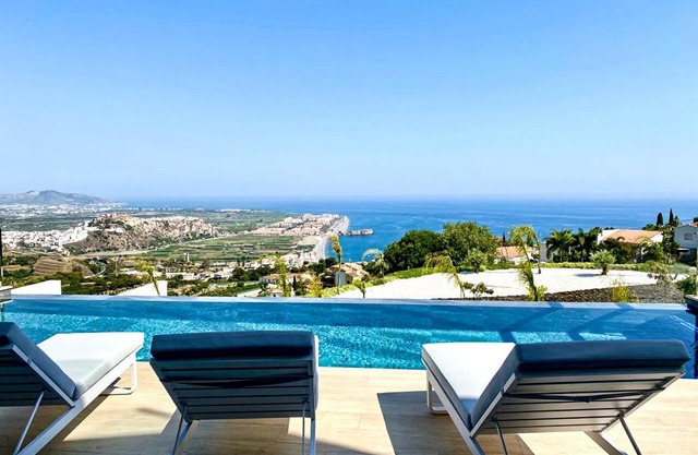 Luxurious and avant-garde style villa with pool