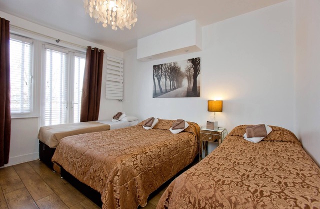 LUXURIOUS APART.30 MIN LONDON