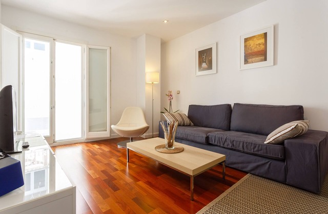 Luxurious Apartment - FREE WIFI & GARAGE - LIFT- In The Heart Of Cadiz Old Town