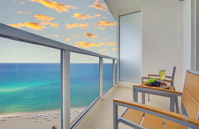 Luxurious Beach Resort- Ocean View & Gym