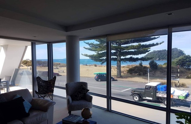 Luxurious Beachfront with premiere address - Beachfront ! 3 min walk -downtown