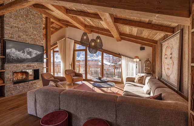 Luxurious Chalet in Courchevel Le Praz with Pool, Sauna, and Close to Ski Lifts