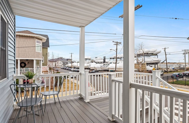 ★Luxurious & Comfy★ Close to Beaches 🏖️Tons of outdoor spaces 🐕 PFR