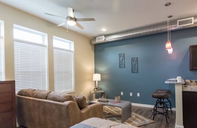 Luxurious Cove Heart of Indy w/ Free Parking