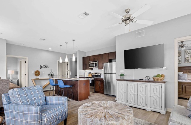 Luxurious Downtown Condo 503