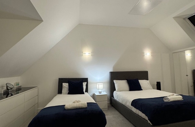 Luxurious home near Luton Airport. Suitable for Families and Contractors