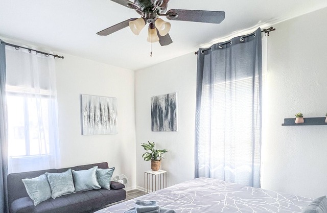 Luxurious Home ★ with AC - Downtown LB & beach!
