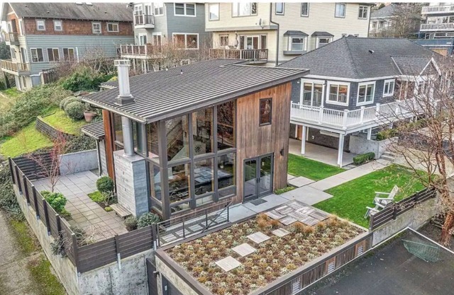 Luxurious House with Views & Air Conditioning near Queen Anne & Ballard!