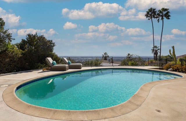 Luxurious LA County Home - Panoramic Views Pool Spa