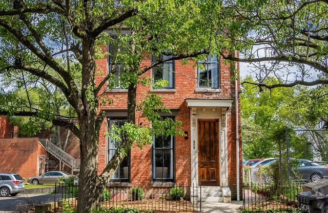 ♥Luxurious Large Home w/ Private Yard Near Nulu