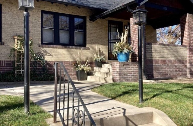Luxurious living at the newly renovated private Monroe Bungalow, Central Denver,