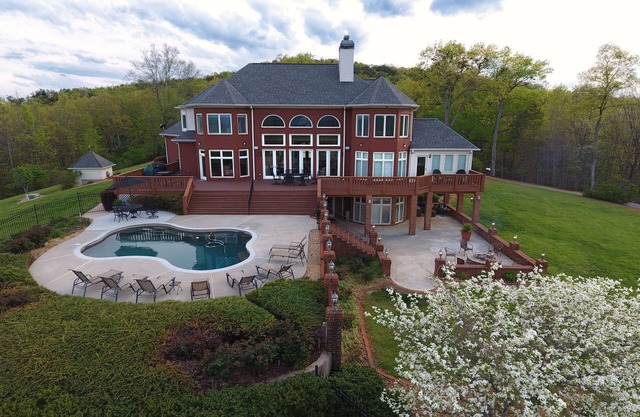 Luxurious Mountain Top Home with Pool Overlooking Breathtaking Panoramic Views!